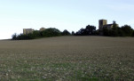 03 - Chateau et église au milieu des champs