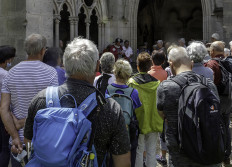4 - Repas dans le cloître