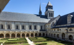 23 - Depuis la galerie du cloitre